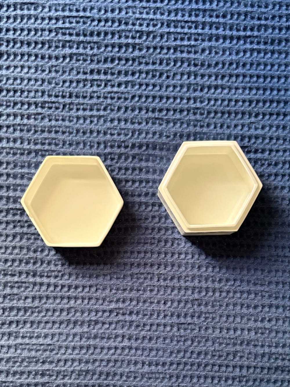 Vintage Collectible 1985 Royal Doulton Summer Bouquet Hexagonal Box and Lid - Picture 2 of 5